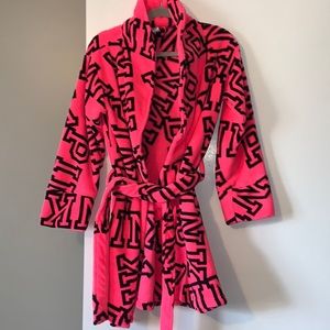 Victoria’s Secret PINK plush robe-size XS